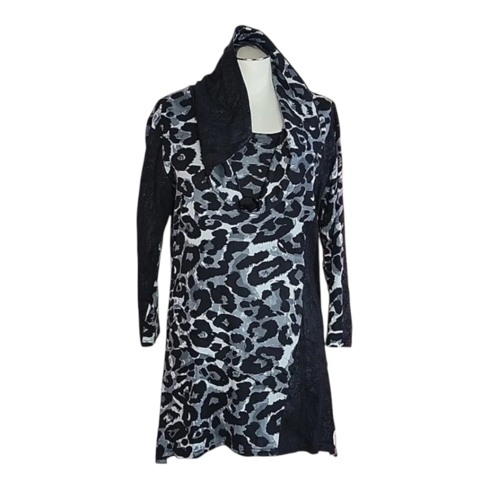 Parsley & Sage Hi Lo Leopard Print Scarf Neck Top sz S